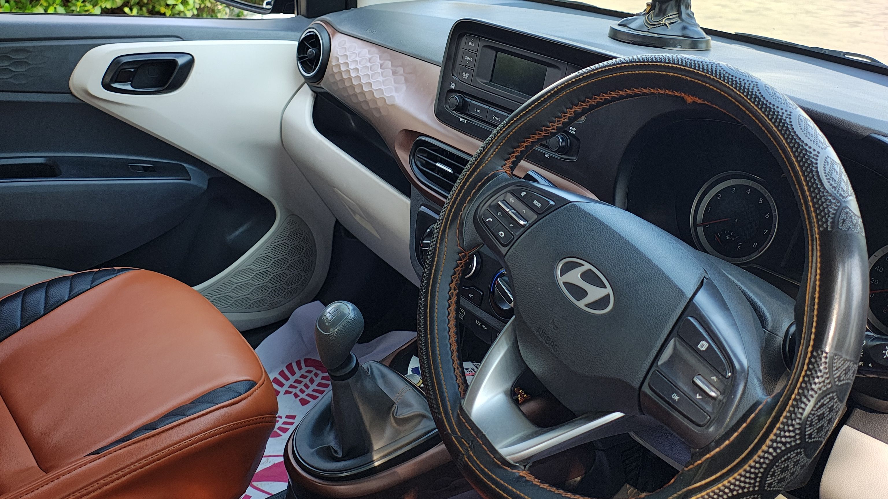 Hyundai Aura image 5