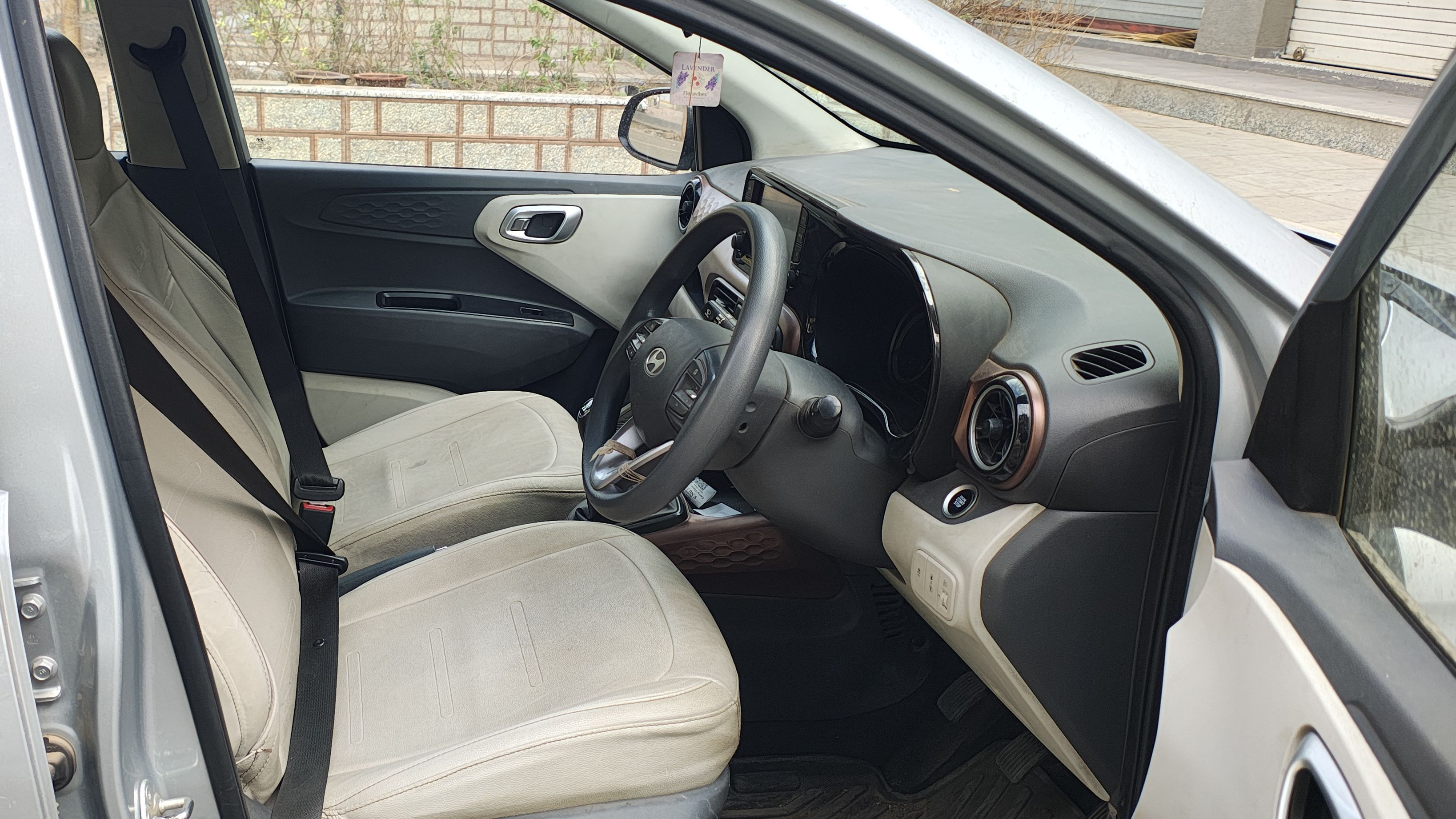 Hyundai Aura image 5
