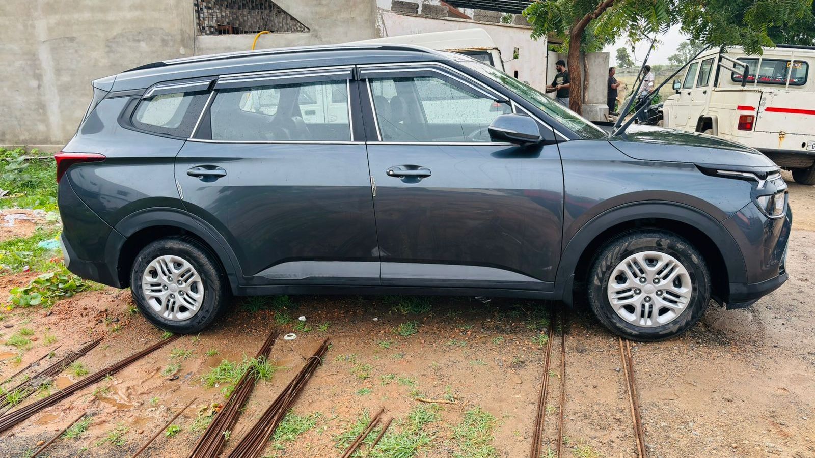 Kia Carens image 4