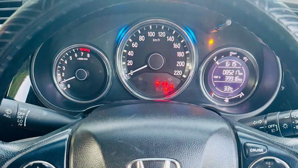 Honda City image 6