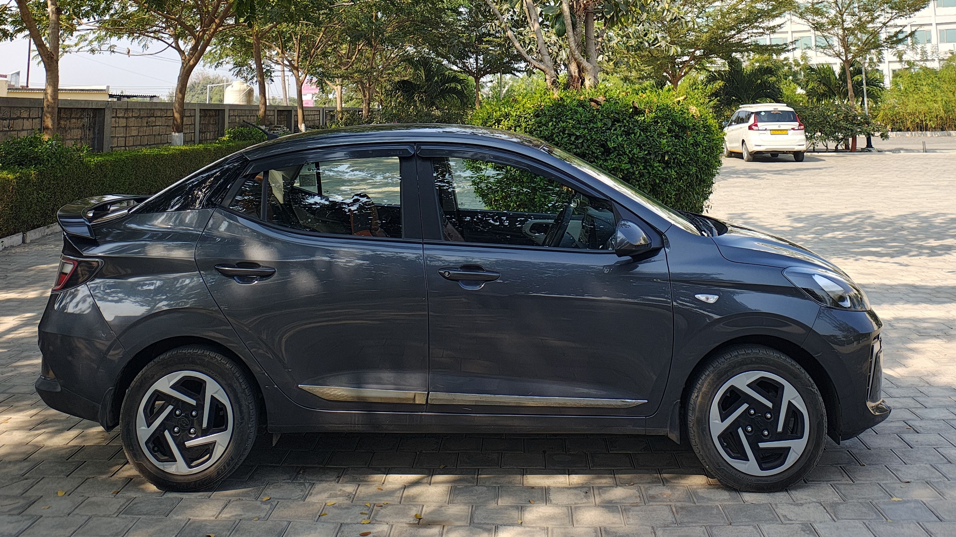 Hyundai Aura image 4
