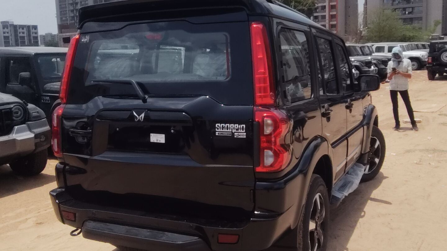 Mahindra Scorpio s11 image 2