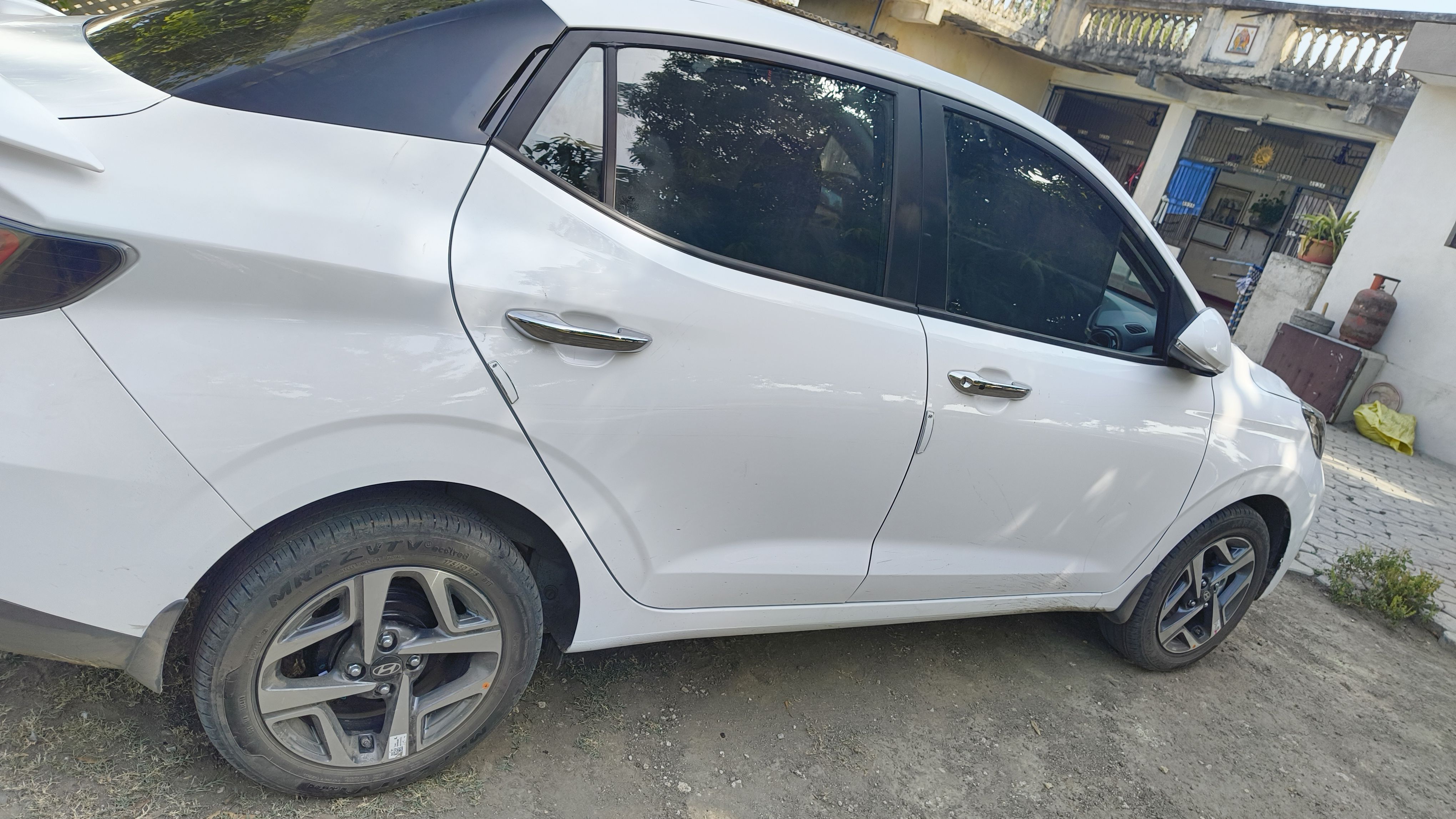 Hyundai Aura image 4
