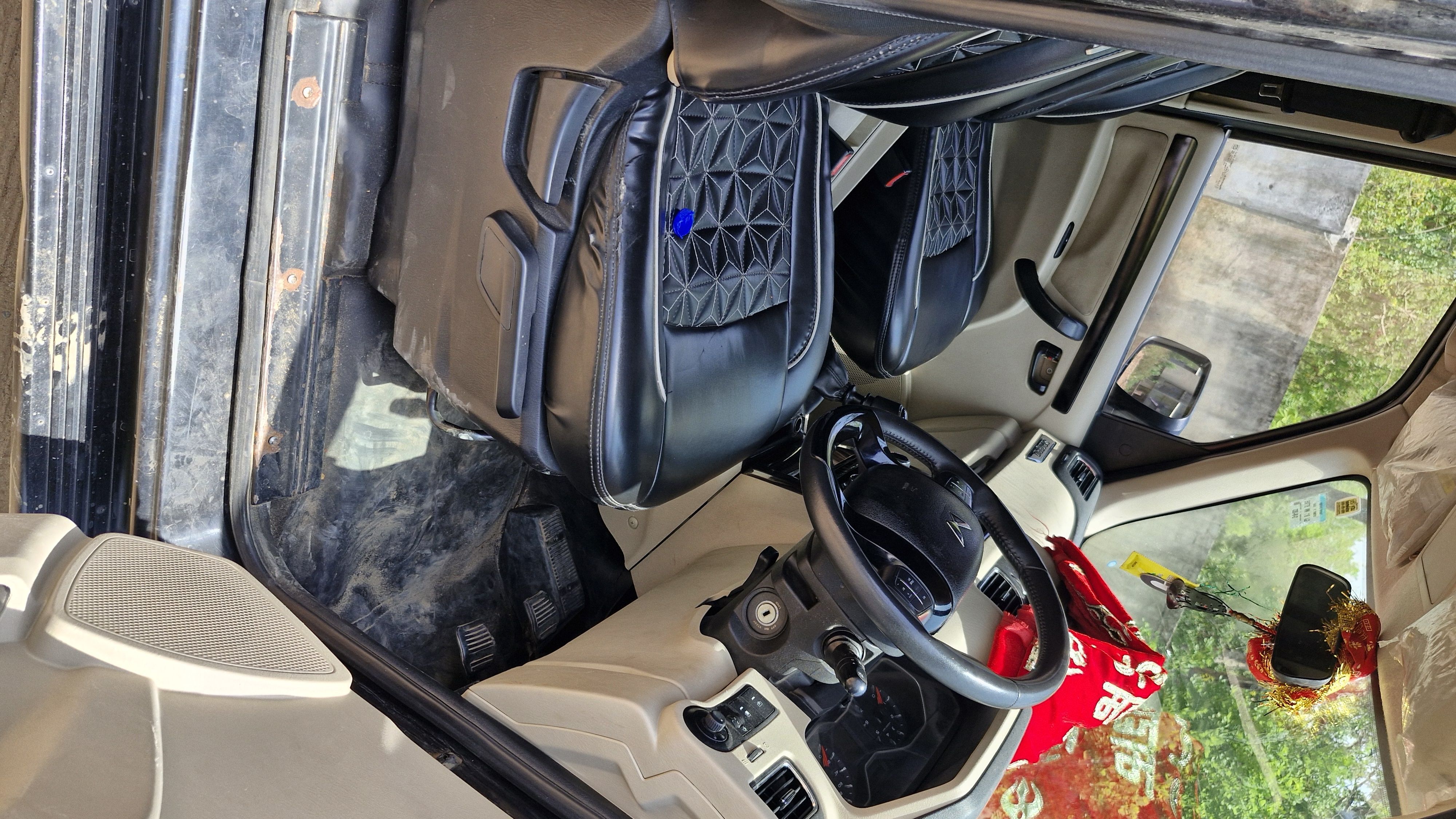 Mahindra Scorpio s11 image 5