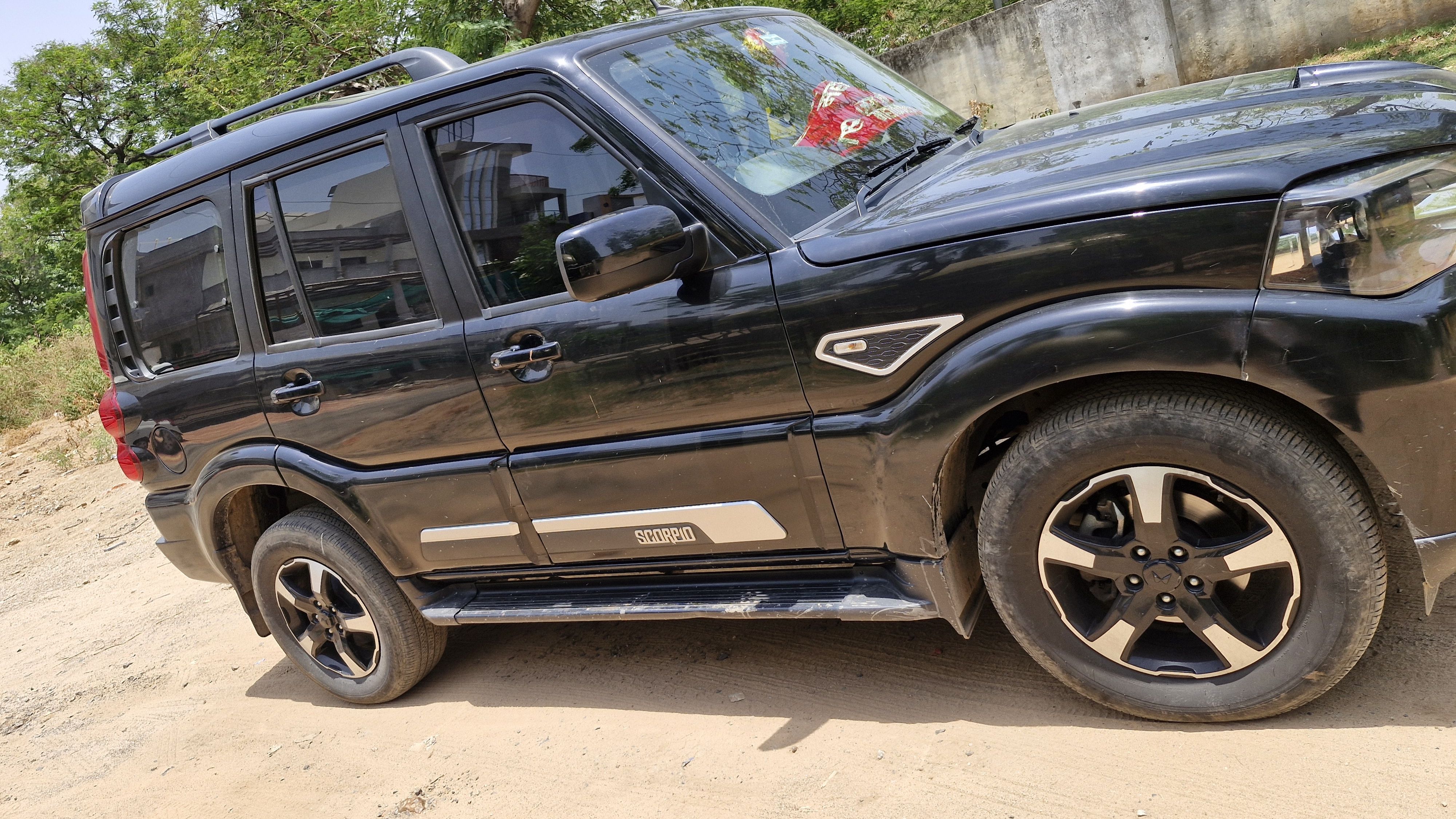 Mahindra Scorpio s11 image 4
