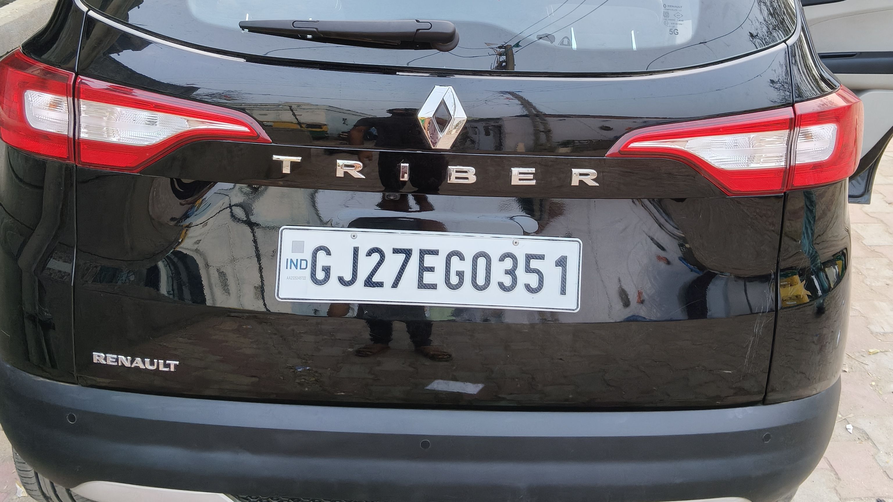 Renault Triber image 2